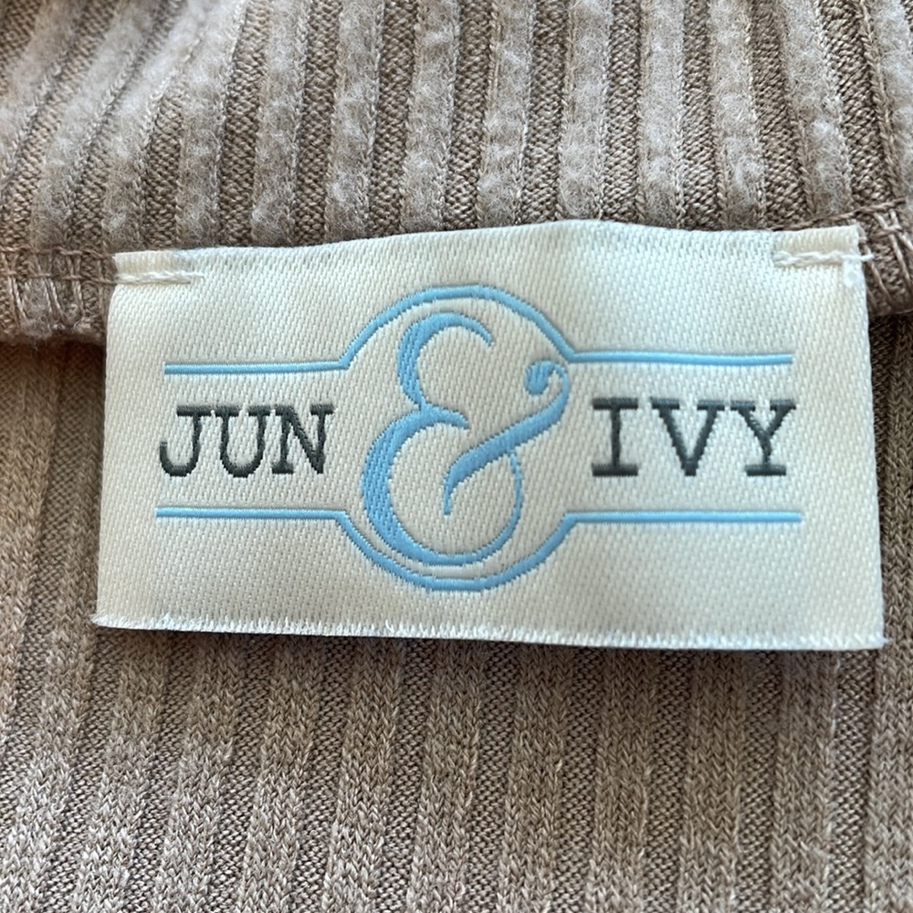 JUN IVY - Picture 3 of 6